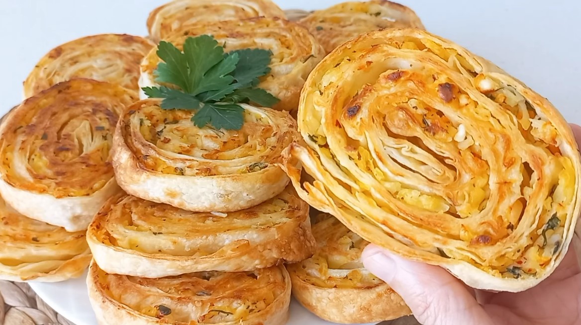 1O DAKİKADA 1 TEPSİ RULO BÖREK - 1