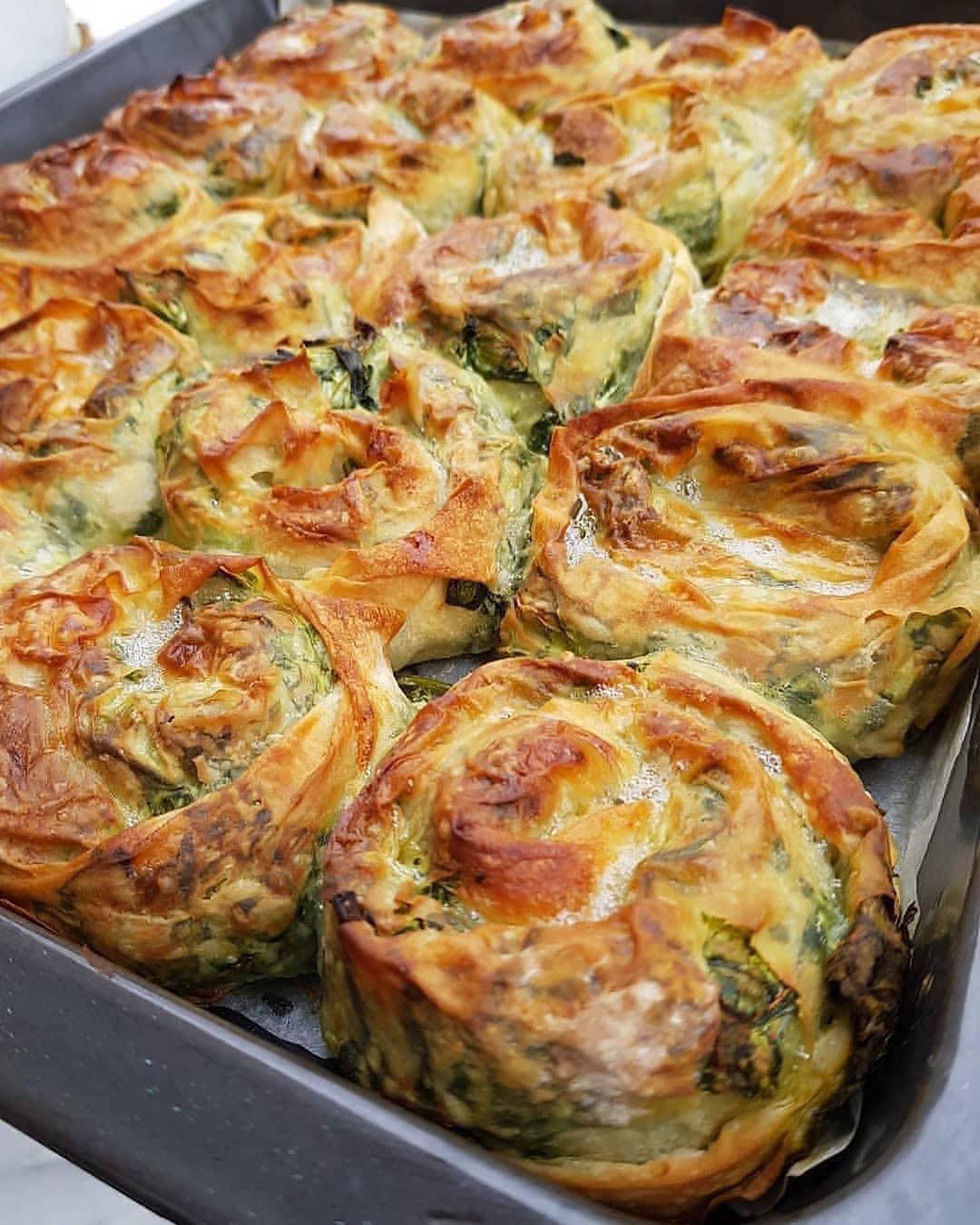 NEFİS ISPANAKLI BÖREK - 1