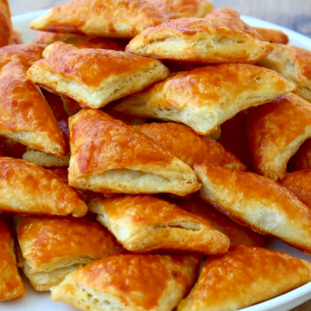 Annemin El Açması Peynirli Üçgen Börek Tarifi - 1