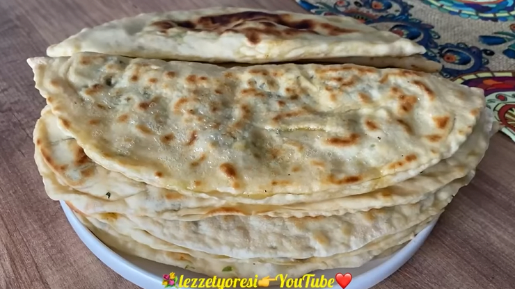 Az Malzemeli Pratik İçli Börek Tarifi - 4