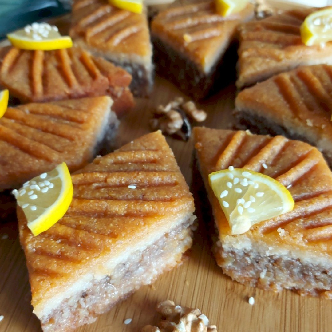 Baklava Tadında Bol Cevizli Tepsi Tatlısı Tarifi - 1