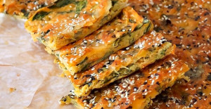 4 Kaşık Un İle Tam 1 Tepsi Pırasalı Börek Tarifi