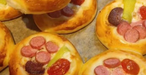 Pastane Usülü mini pizzalar