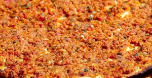 Ev Yapımı Çıtır Çıtır Lahmacun Tarifi