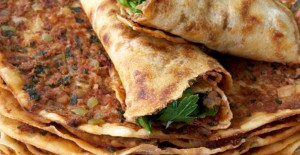 Ev Yapımı Çıtır Lahmacun Tarifi