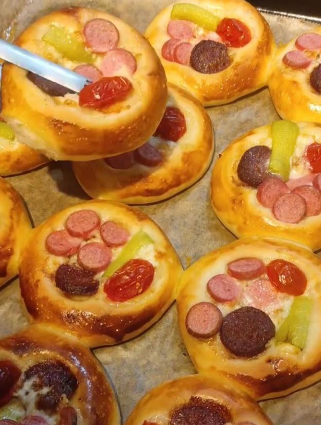 Pastane Usülü mini pizzalar - 1