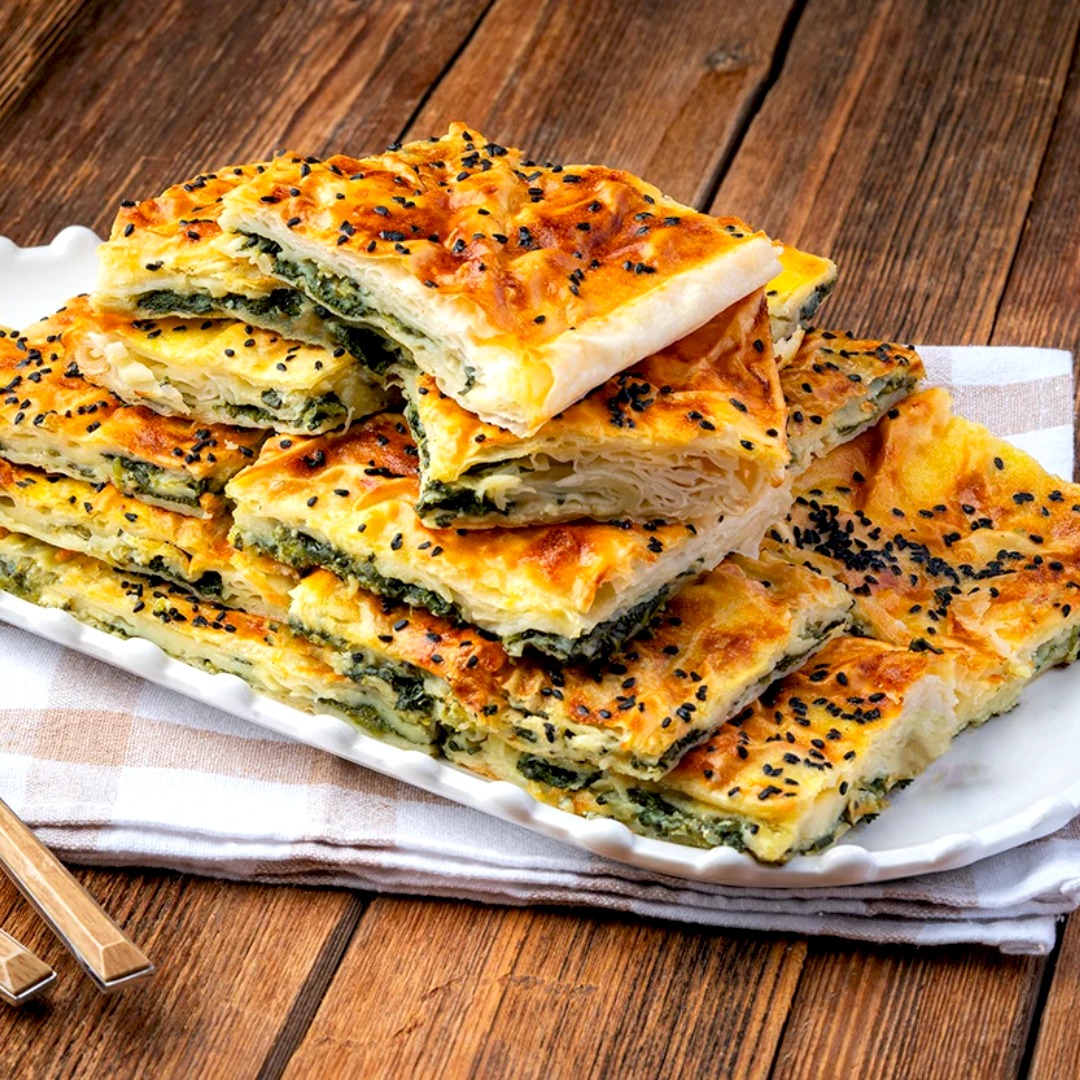 Hazır Yufka İle Ispanaklı Kolay Börek Tarifi - 1