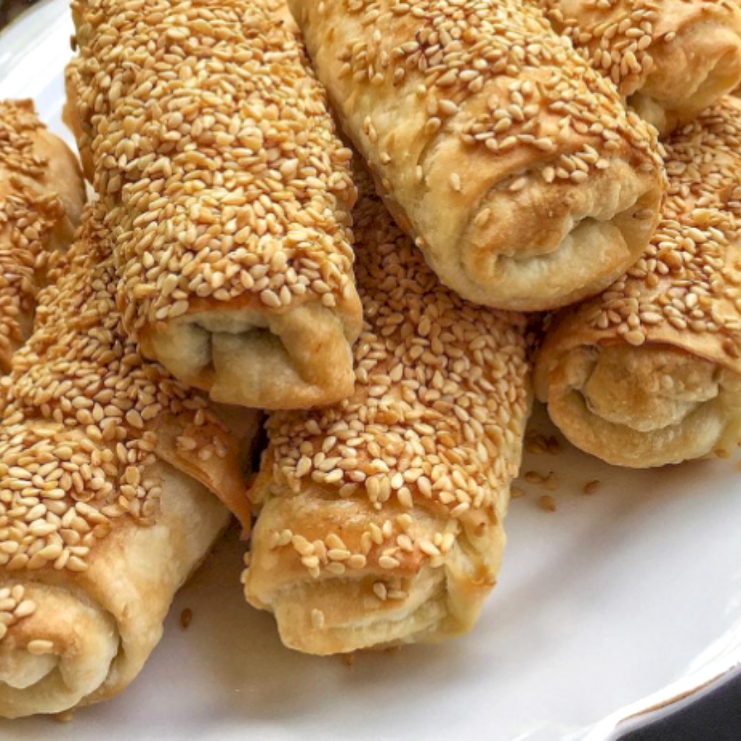 Kıymalı Susamlı Börek Tarifi - 1