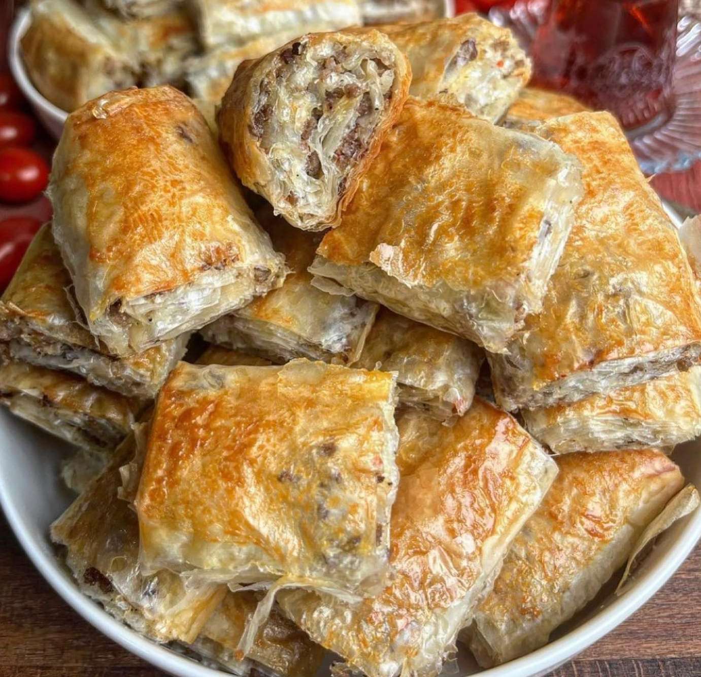 Baklavalık Yufkadan Kıymalı Çıtır Börek Tarifi - 4