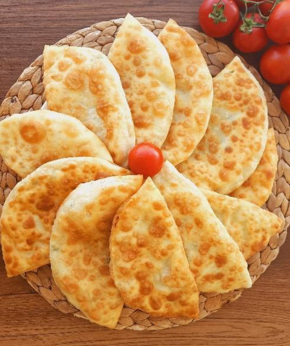 Sadece 1 Bardak Sütle Yağ Çekmeyen Puf Börek Tarifi - 3