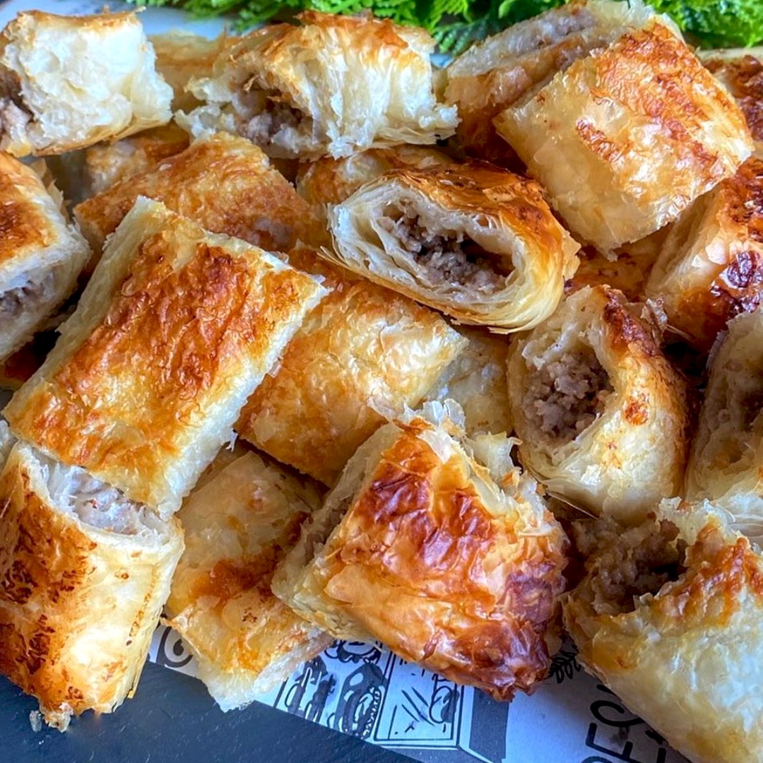 Sarıyer Usulü Kıymalı Börek Tarifi - 1